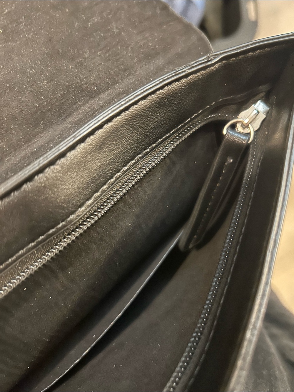 Roots Leather Rucksack Backpack - Picture 6 of 6